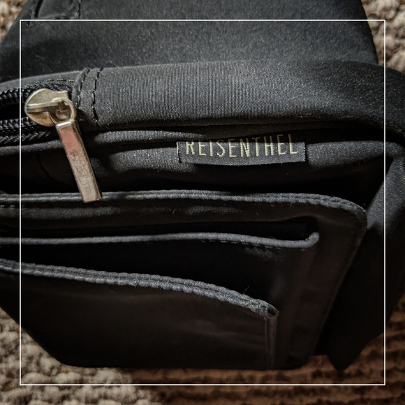 Black Belt Bag with Sleek Design and Durable Fabric - Picture 5 of 5